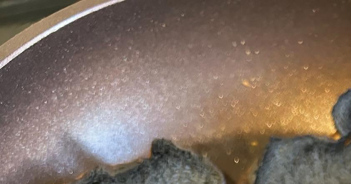 トースターが壊れた→グリルで食パンを焼いてみたら……「あぁ～！」　ヤバすぎる光景に「むしろ完璧な仕上がり」（1/3） | ライフスタイル ねとらぼ