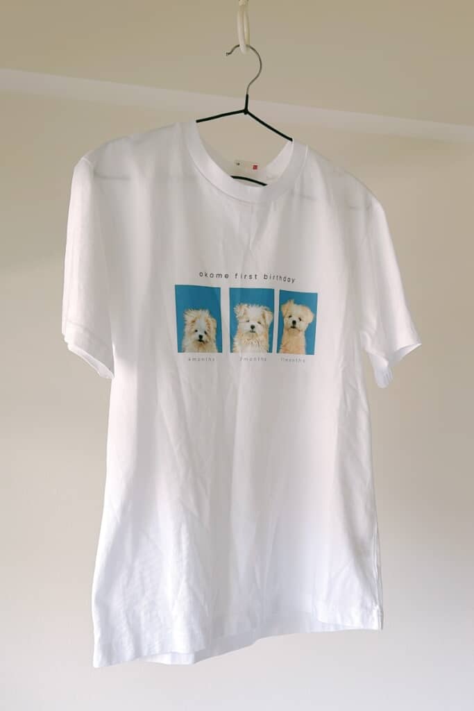 成長の過程が胸元に