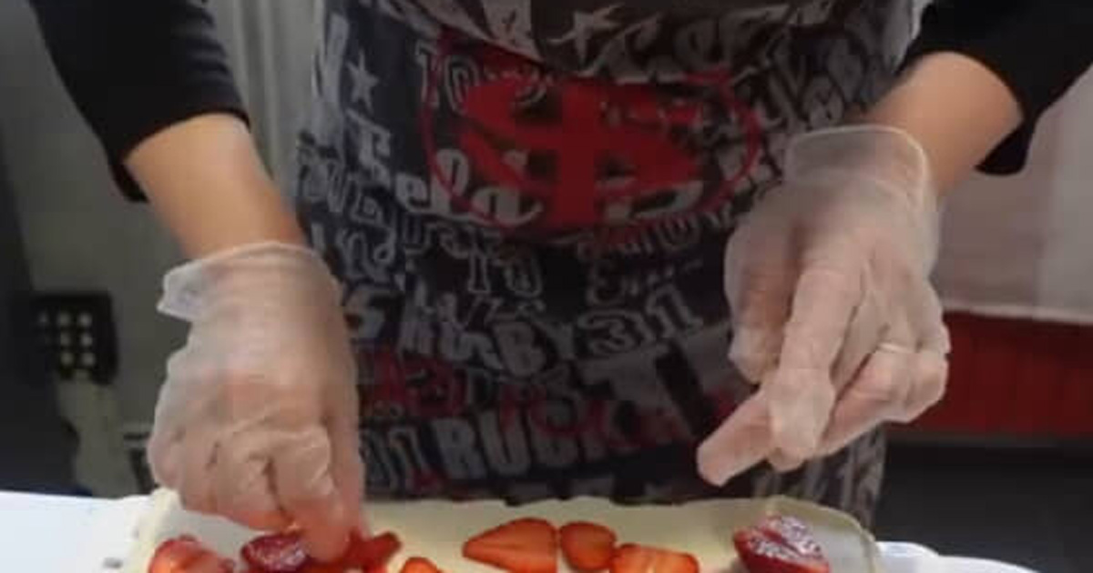 元パティシエの母、フランスの誕生日パーティーで17人前のポケモンケーキを作ったら……　圧巻の仕上がりに「本当に凄い」「最高」（1/3） | ライフスタイル ねとらぼ