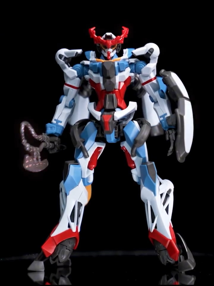 本来のカラーリングのジークアクスのプラモデル