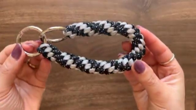 かわいいパラコードストラップの完成！