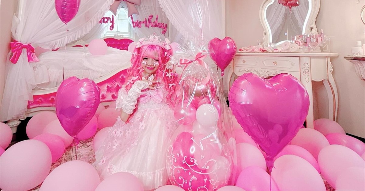 ママもギャルモデル！ “ピンク髪の小学生姫ギャル”、11歳バースデーが
