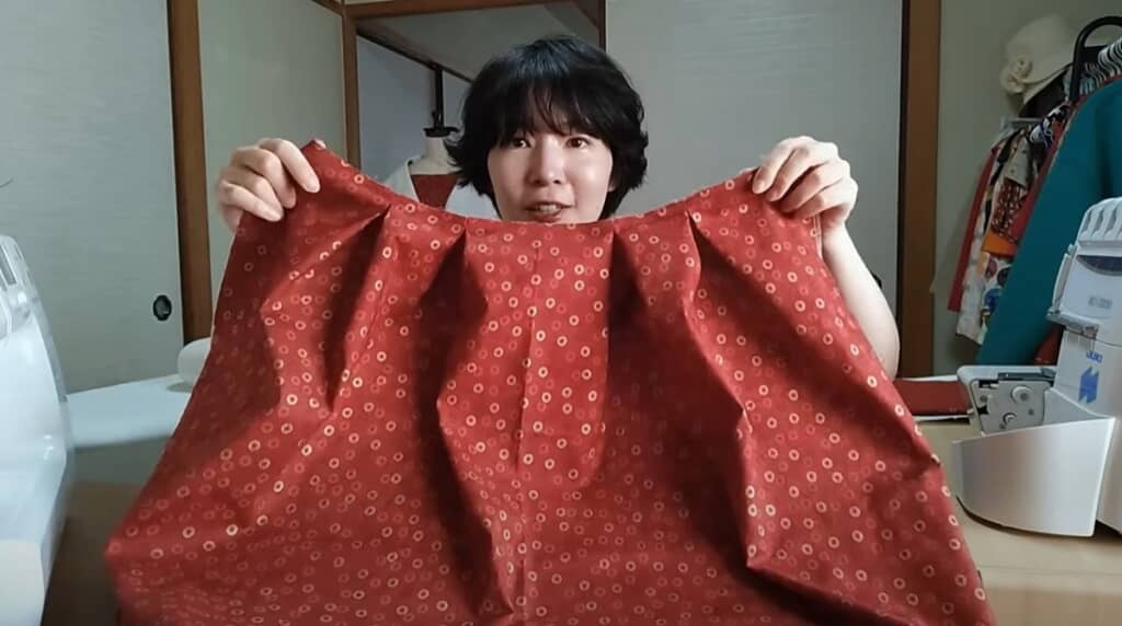 スカート部分のタックができました