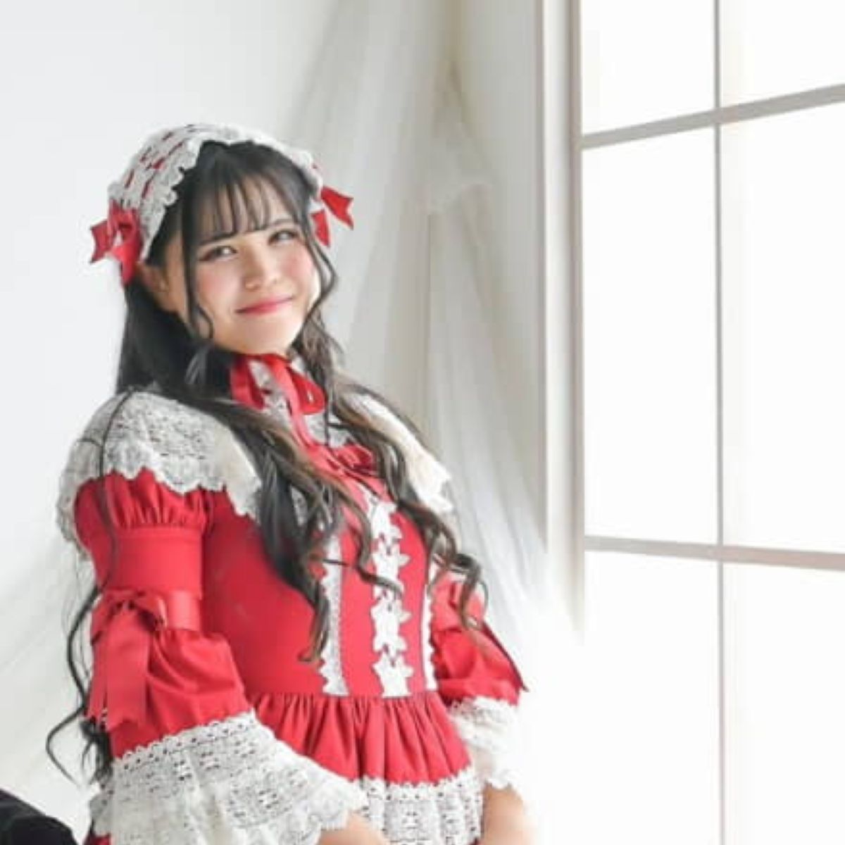 ロリィタ姿の娘→隣には……　「いやスゲェ」予想の斜め上をいく“家族の姿”に驚き「おばあちゃん良すぎるやろ」 | ライフスタイル ねとらぼ