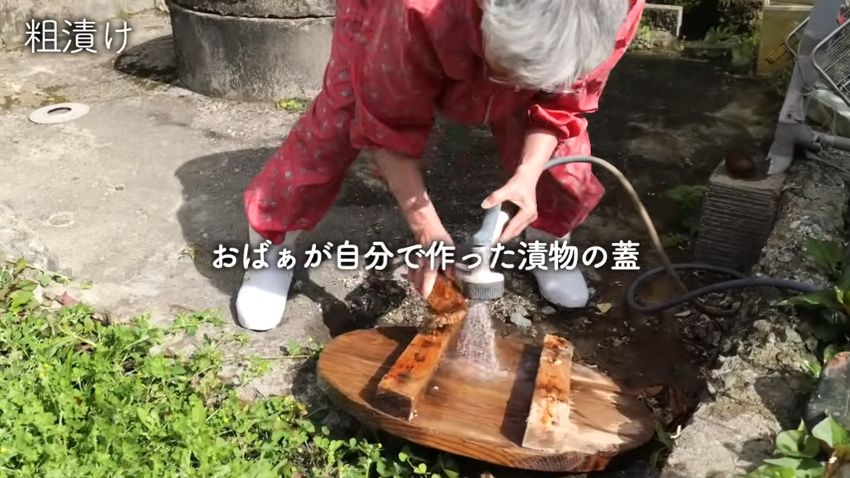 祖母が自作した漬物用のフタ