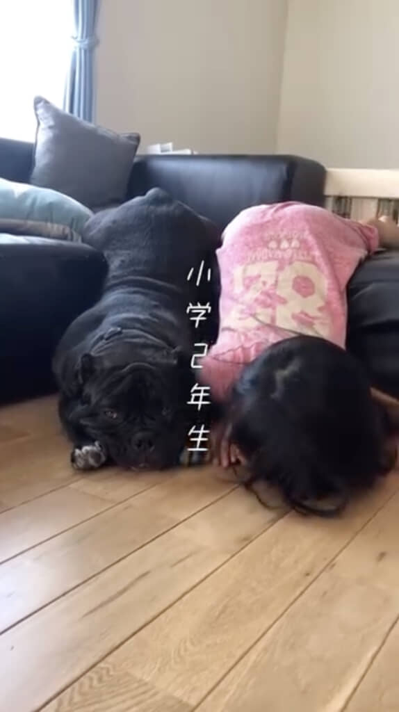 2人で同じポーズ