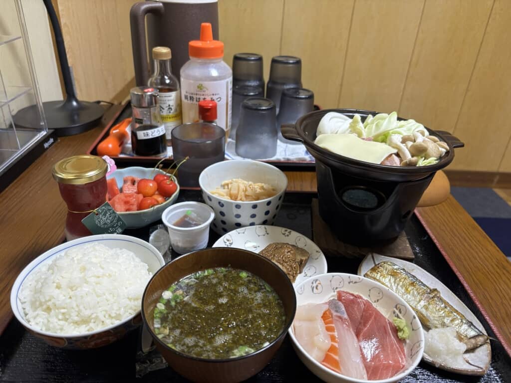 さらに定食屋っぽくなった食卓