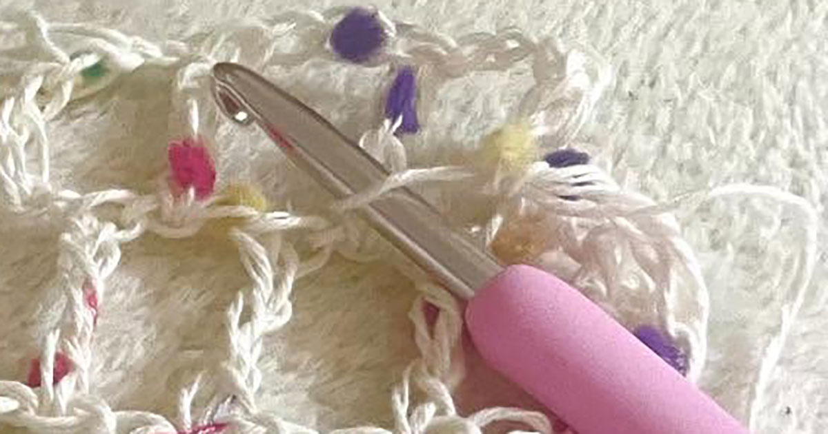 毛糸をちょっと試し編みしただけなのに……　4日後、まさかの完成品に「天才かよ」「ウキウキしちゃう」（1/3） | ライフスタイル ねとらぼ