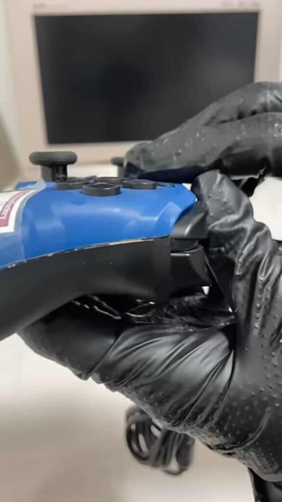 汚れが目立つジャンク品の「PDP Faceoff Deluxe」