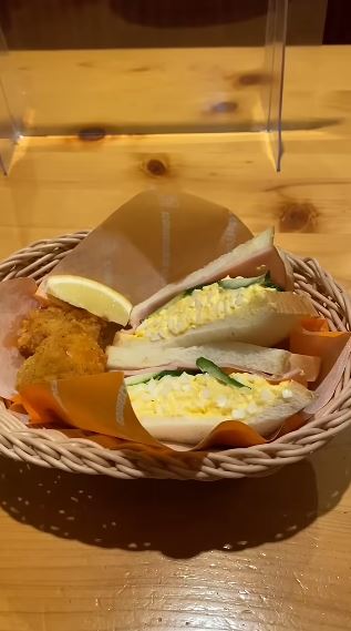 実際に運ばれてきた「ミニコメバスケット」