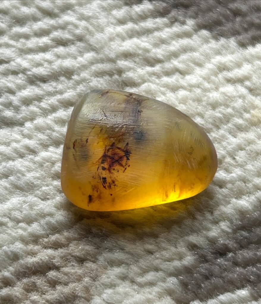 だんだんと琥珀らしくなってきました