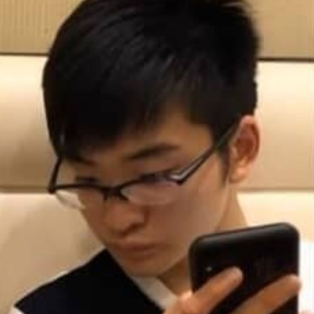 姉に服を選んでもらっていた高1男子→7年後…… 「こんなに変わる