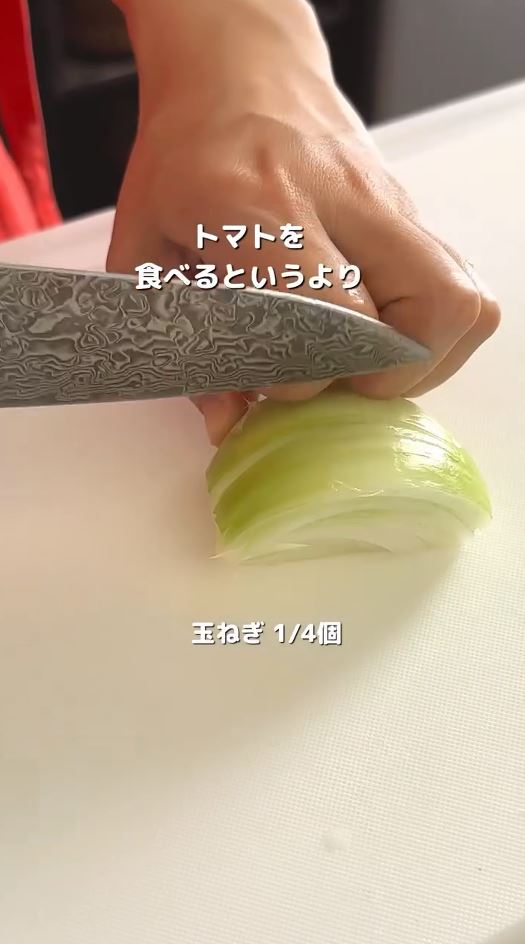 玉ねぎをみじん切りに