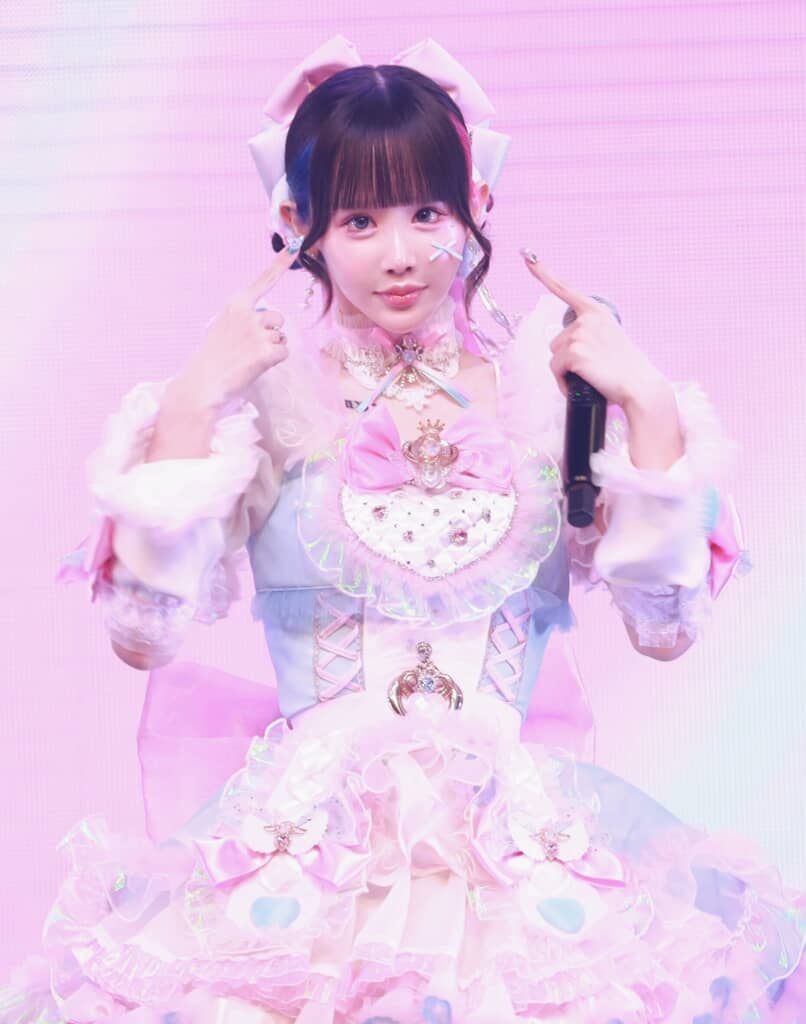 ゆりにゃ チェキ ゆりにゃ、“100枚の手作りデコチェキ”公開 驚きのクオリティーに