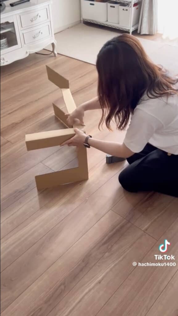 段ボールで机を作ってみた