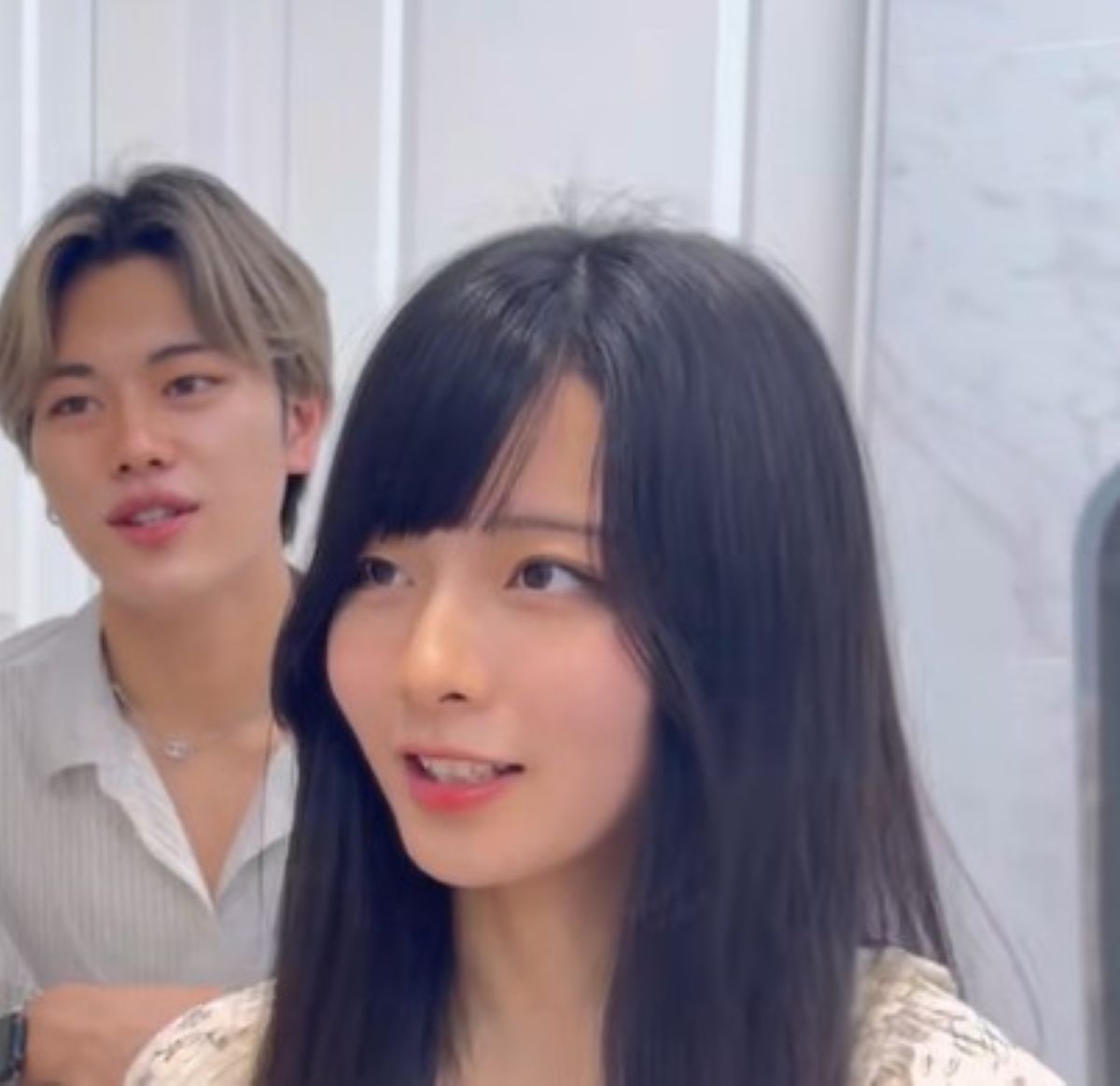 黒髪ロングの18歳女子→失恋を機にイメチェンしたら……　「え、すごっ」仕上がりに驚き「元彼まじもったいない」 | 美容 ねとらぼ