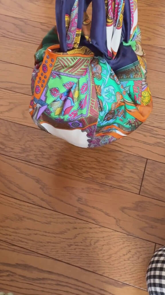 ぎゅっと結べばあっという間にバッグの完成