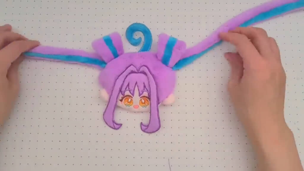 お団子・ツインテール・あほ毛を顔パーツに仮縫い