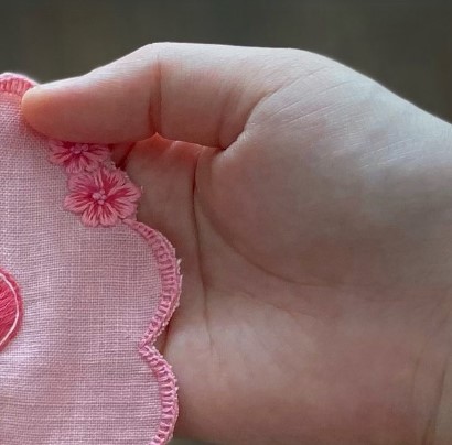 かわいいピンクのハンカチ