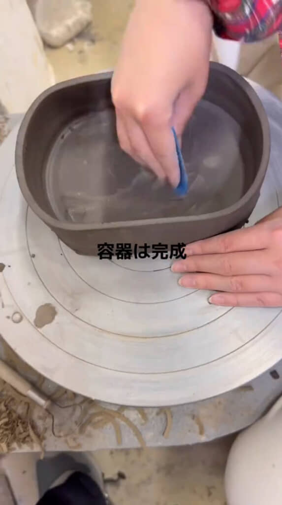 曲げわっぱを思わせる形に