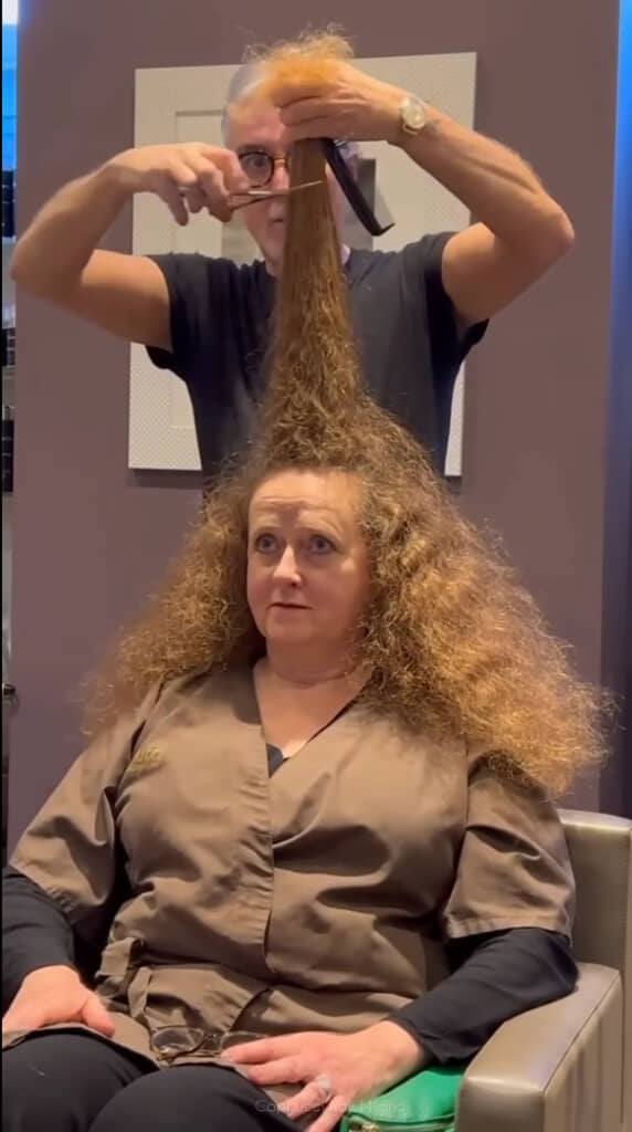 カット中の様子