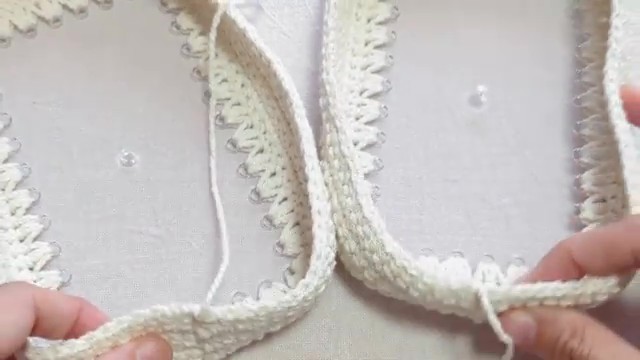 7段目まで編んだら、同じものをもうひとつ編みます