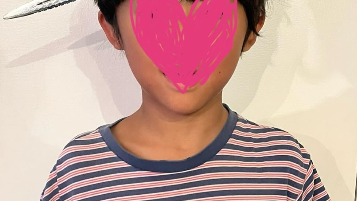 デザイナーの母、小4息子に“お楽しみ会用衣装”を頼まれ……「どんな会なんだw」　100均材料で作ったアイテムに「これは盛り上がりそう！」（1/2） | ライフスタイル ねとらぼ