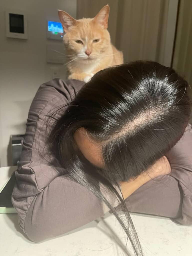 励ましてくれているようにも見えます