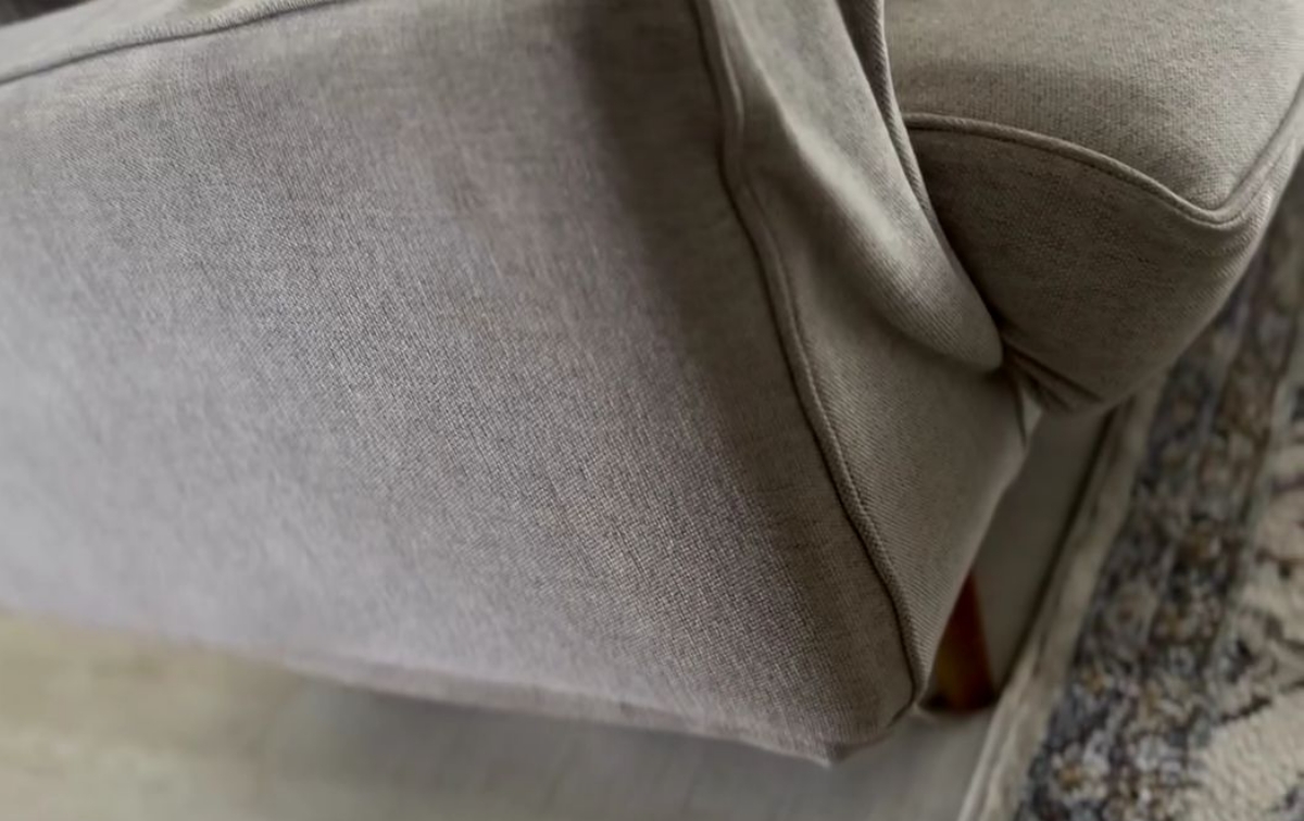 いなくなった7歳柴犬、飼い主がリビングを探してみると……「ホラーです」→まさかの光景に「こんなところに入れるなんて」「気持ちいい場所」（1/3） | 犬 ねとらぼ