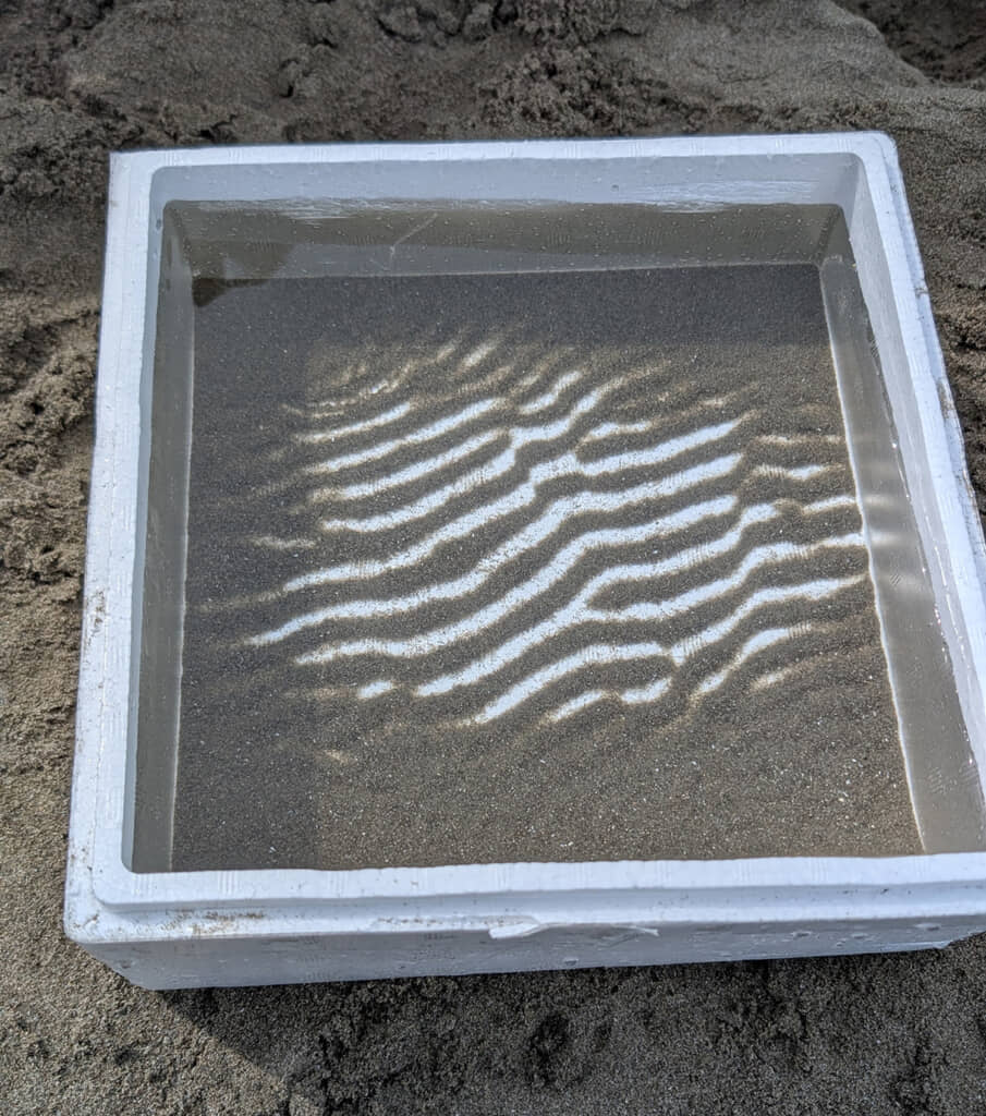 箱の底に縞模様が出現！