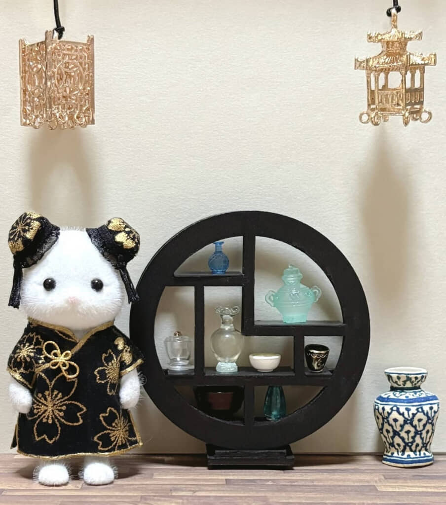 中華風のおしゃれな茶器棚に！