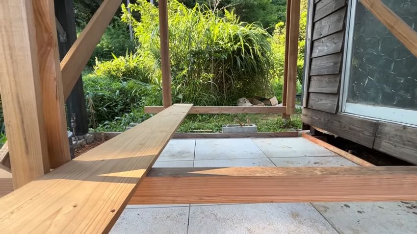 余っている木材で作ったつり棚