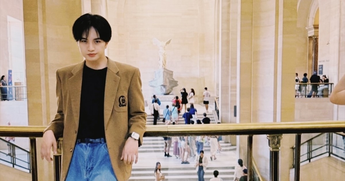 中島健人、父のジャケット姿で“30年前の家族ショット”再現！ 両親の 