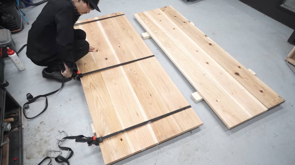 ベルトクランプでしっかり圧着