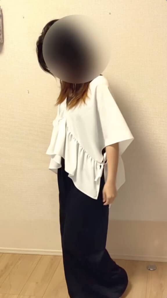 ワンピースやタンクトップに合わせたいですね