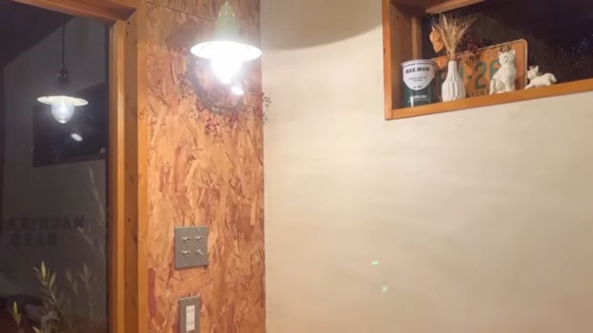 室内を照らす照明器具