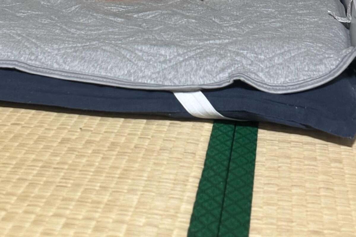 7カ月赤ちゃんが「やっと寝たあ」→トイレから戻ると……　ママ絶句の光景に「あははは」「これは複雑ですね」 | 育児 ねとらぼ