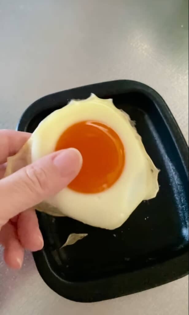 ミスって24時間放置した目玉焼き