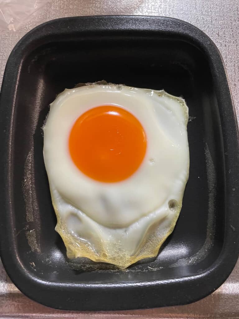 ミスって24時間放置した目玉焼き