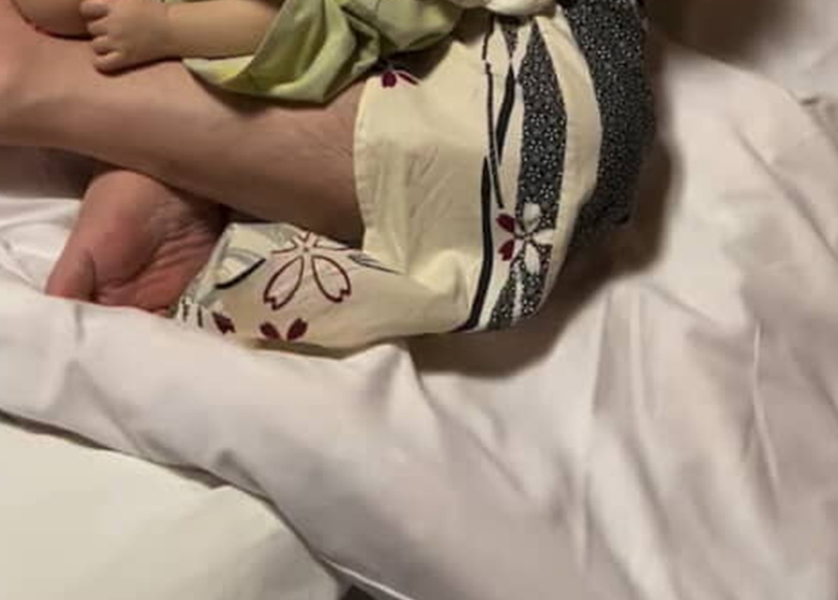 ママが赤ちゃんの子守をじいじに任せ、お風呂から戻ってくると……「わーーー」　驚きの光景が260万再生「DNAって凄い」　（1/3） | 教育・子育て ねとらぼ