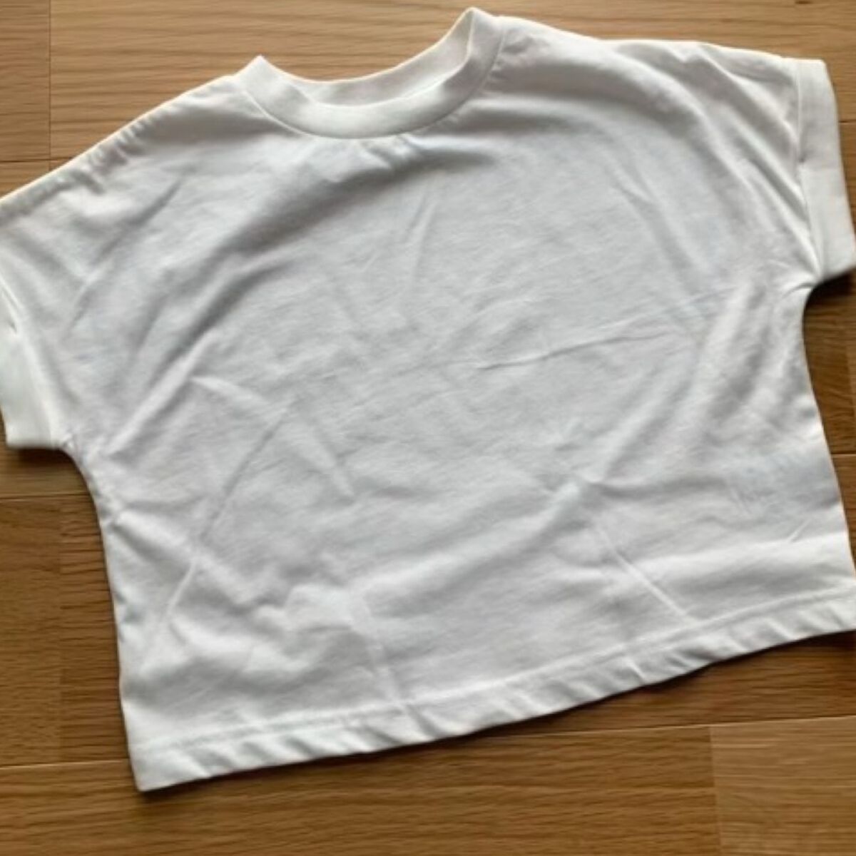 394円で買った娘のTシャツ→母が2週間かけて刺しゅうしたら……　「すごおおお」想像以上の仕上がりに「こりゃ売れるレベル！」 | ライフスタイル ねとらぼ