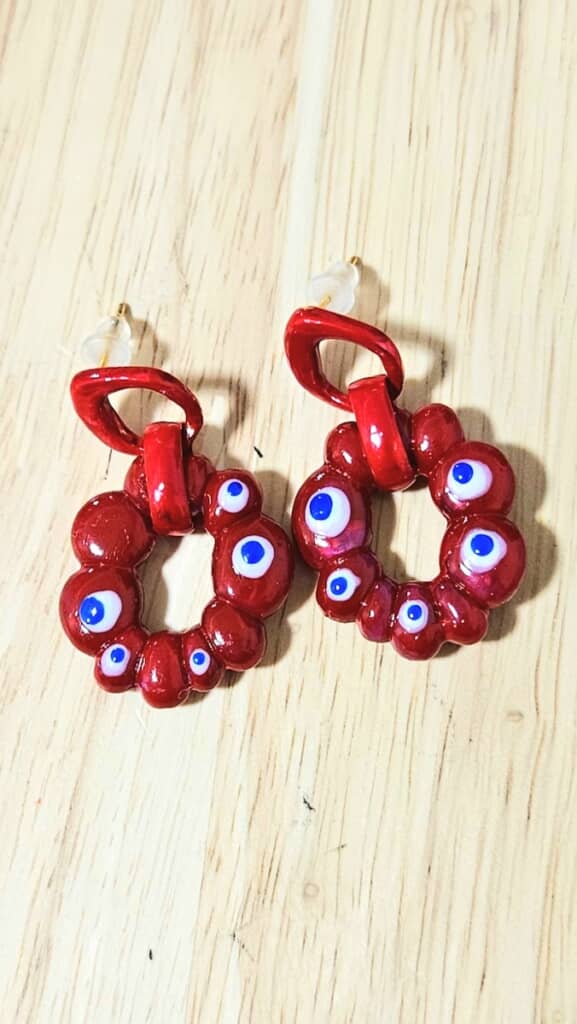 ミャクミャクピアスに大変身