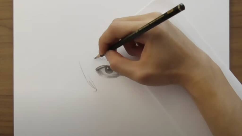 最初は右目から