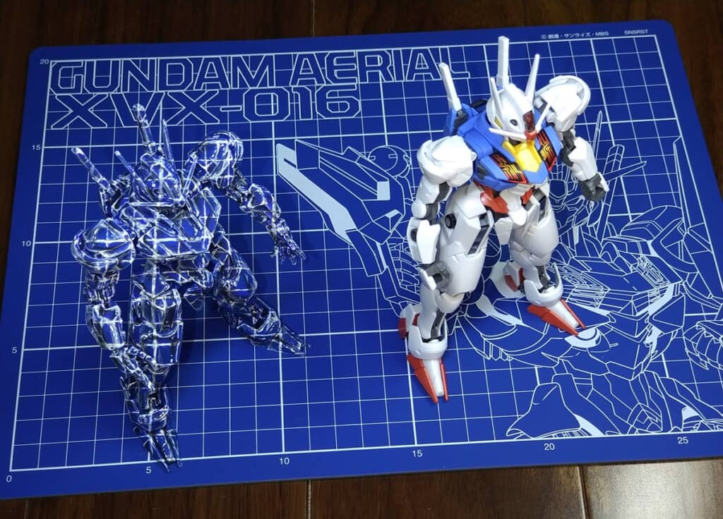 透明風に塗装したエアリアルと通常のエアリアル