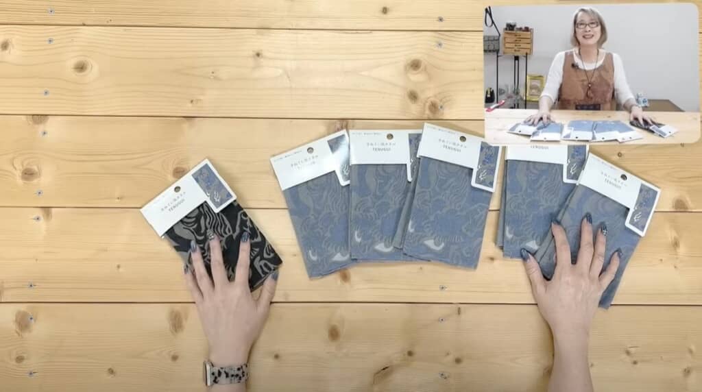 100均のてぬぐいを6枚使います