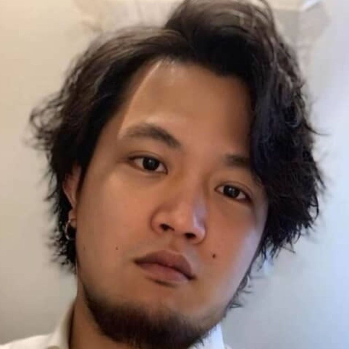 ワイルド系の美容師→10年後……　「そっちいけるんだ！」予想斜め上をいく現在に「頭が追いつかない」「別人で草」 | 美容 ねとらぼ