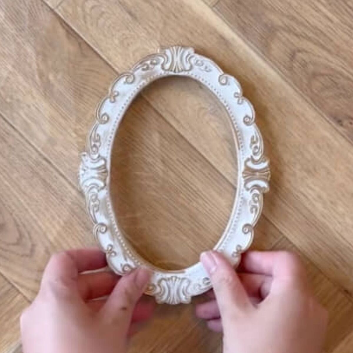 【セリア】フォトフレームの意外な使い方に「えっ天才？」→目からウロコの100均DIYに「私もやってみたい」の声 | リフォーム・リノベーション・DIY ねとらぼ