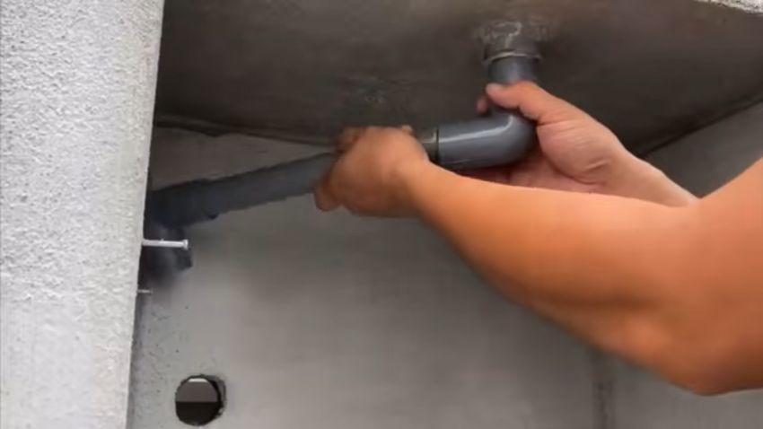 モルタルシンクの配管