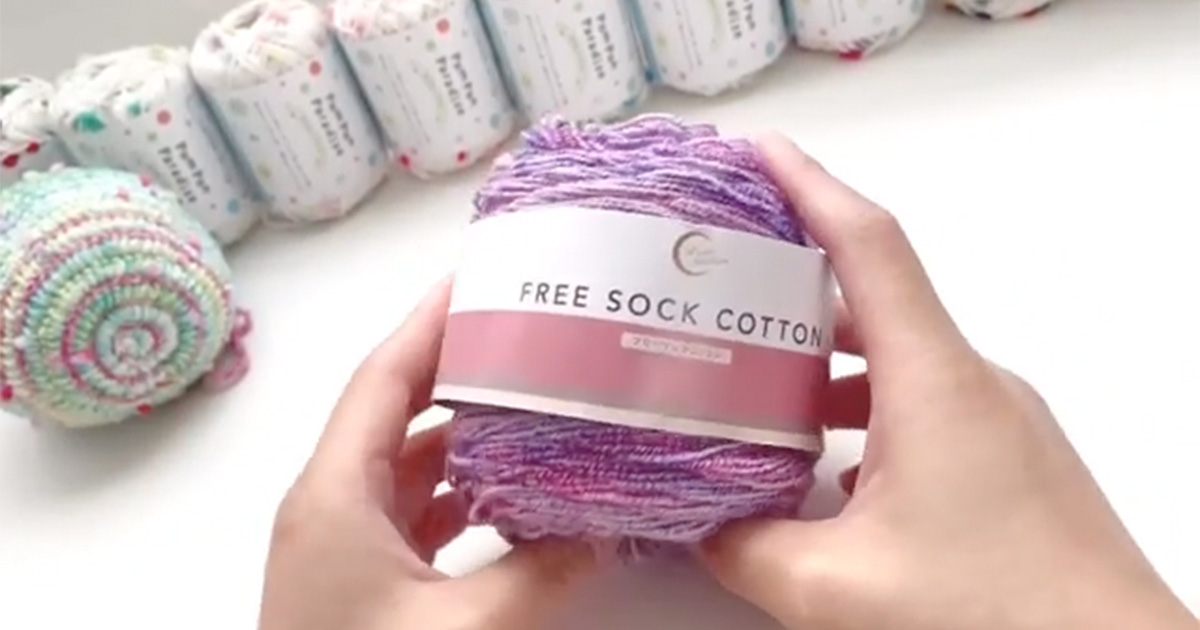 【かぎ針編み】カラフルな毛糸を編んでいくと……　浴衣にピッタリなお出かけアイテムに「とってもかわいい！」「素敵なデザイン」（1/3） | ライフスタイル ねとらぼ