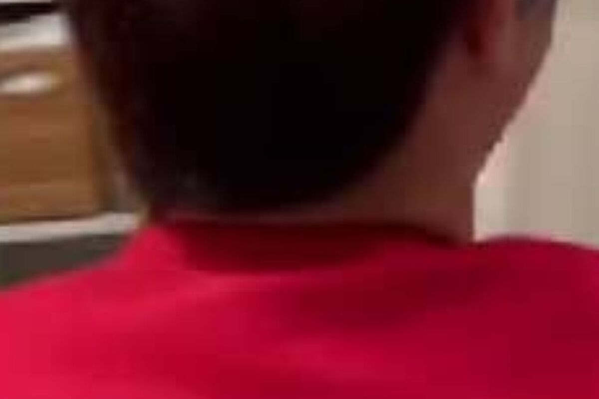 鬼滅の刃にドハマりした父→家で“まさかの格好”に……　娘も驚き「マジで腹痛いw」「なんで衣装あるの？笑」と大反響 | ライフスタイル ねとらぼ